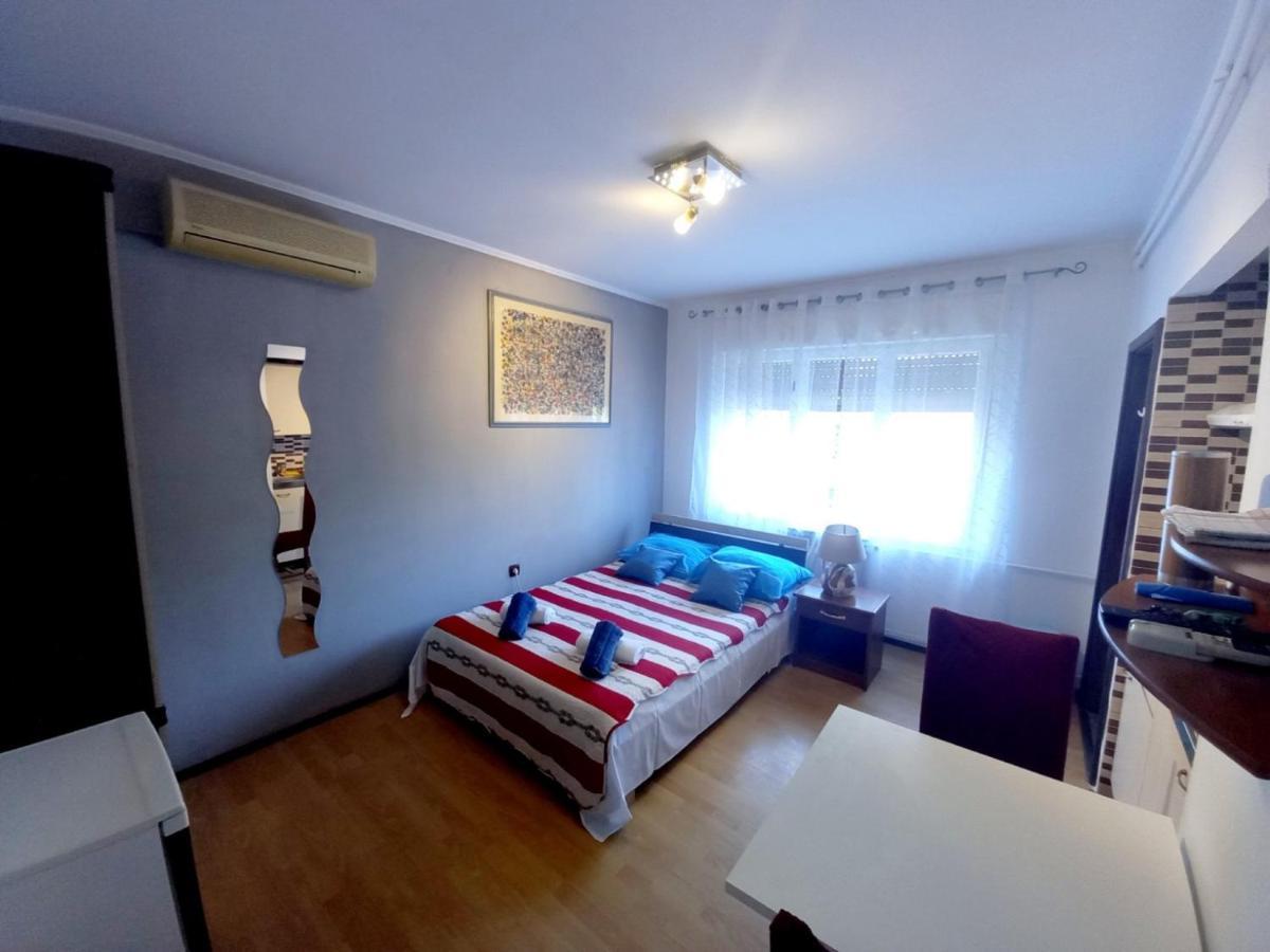 Lorinda Apartment *