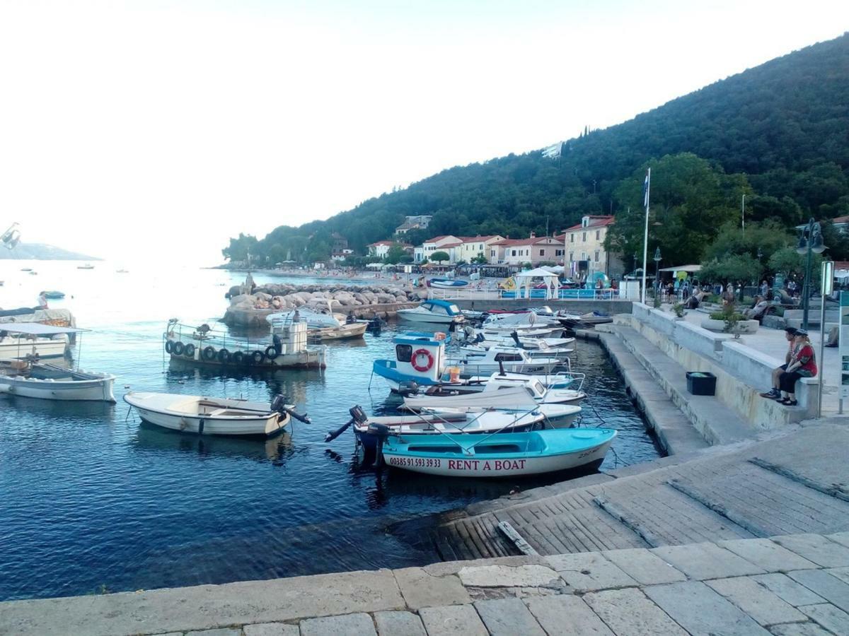 Lorinda Moscenicka Draga
